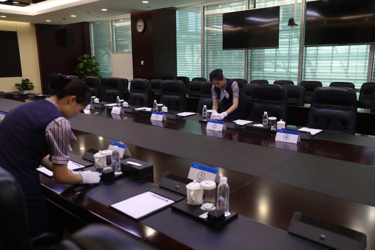 精準(zhǔn)布局，貼心服務(wù) 高端會(huì)議擺臺(tái)與現(xiàn)場服務(wù)全攻略